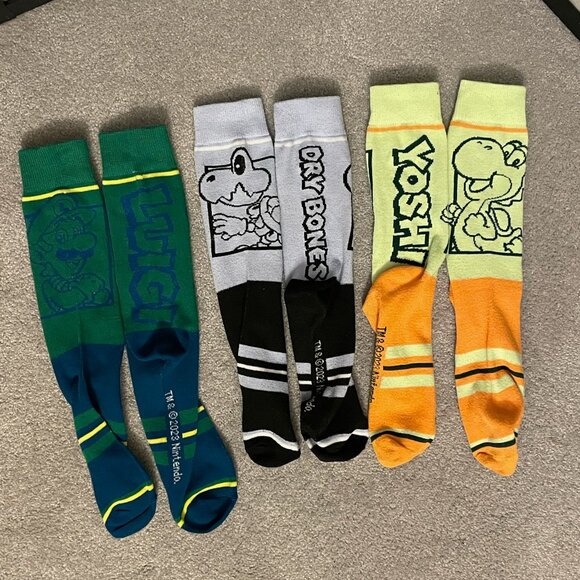 Nintendo 3 Pairs Socks - Luigi, Yoshi, Dry Bones - Picture 2 of 2